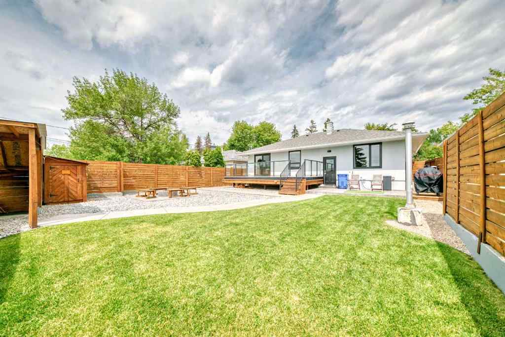 MLS® A2235228 - 2415 9 Avenue NW in West Hillhurst Calgary, Residential