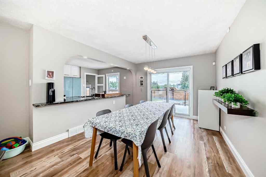 MLS® A2235228 - 2415 9 Avenue NW in West Hillhurst Calgary, Residential