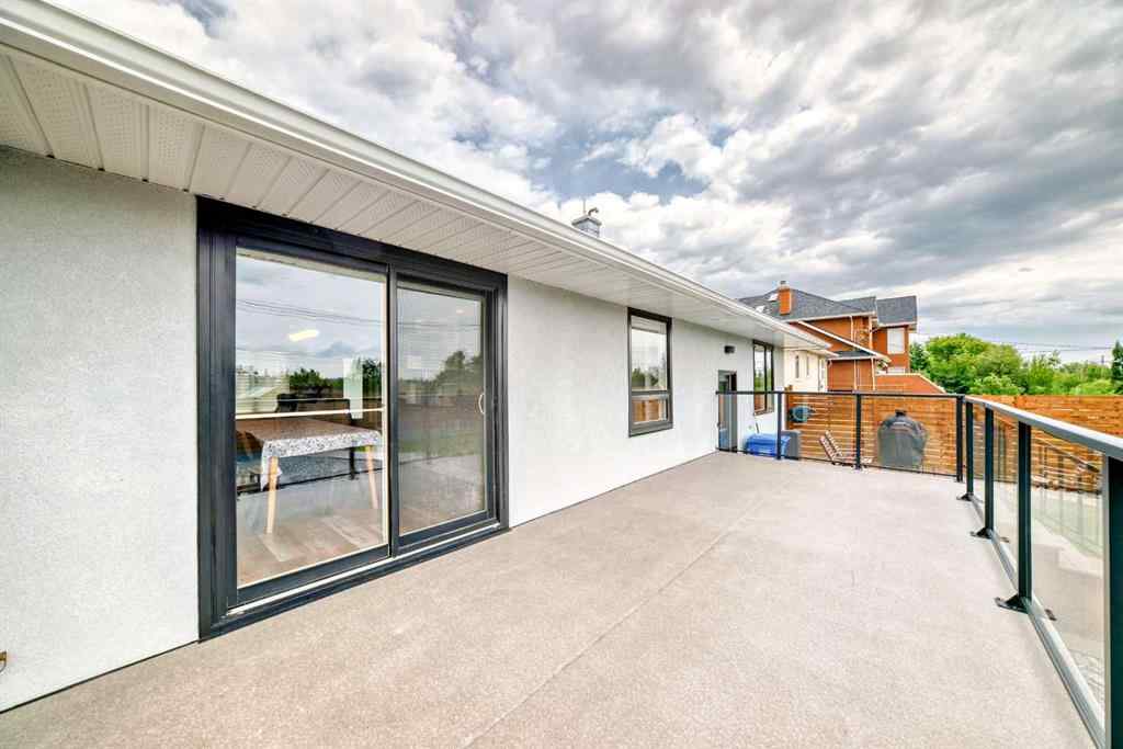 MLS® A2235228 - 2415 9 Avenue NW in West Hillhurst Calgary, Residential