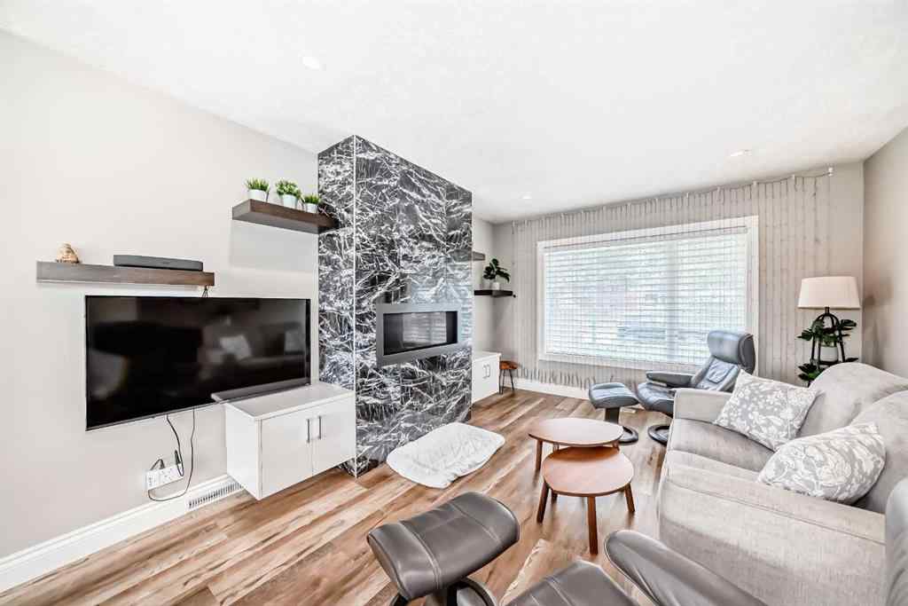 MLS® A2235228 - 2415 9 Avenue NW in West Hillhurst Calgary, Residential