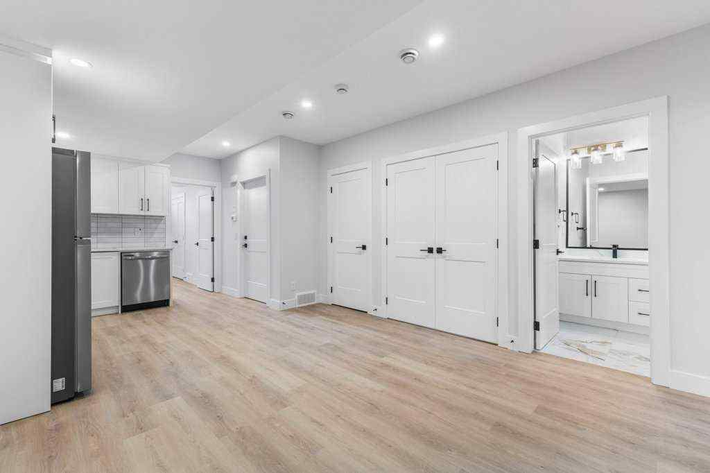 MLS® A2235233 - 1528 18th Avenue NW in Capitol Hill Calgary, Residential