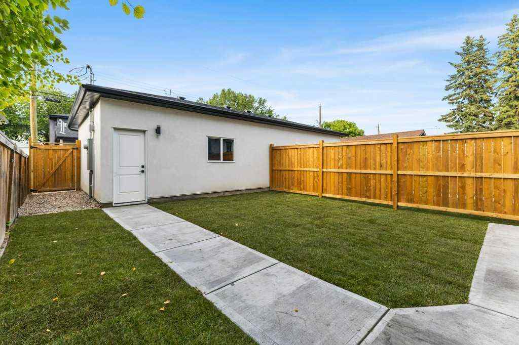 MLS® A2235233 - 1528 18th Avenue NW in Capitol Hill Calgary, Residential