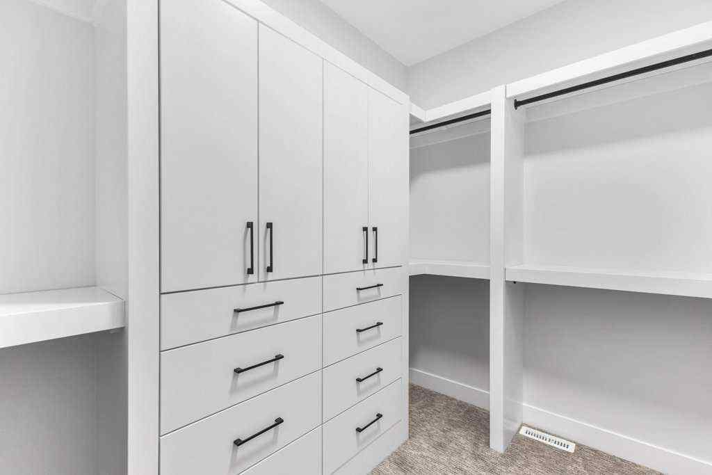 MLS® A2235233 - 1528 18th Avenue NW in Capitol Hill Calgary, Residential