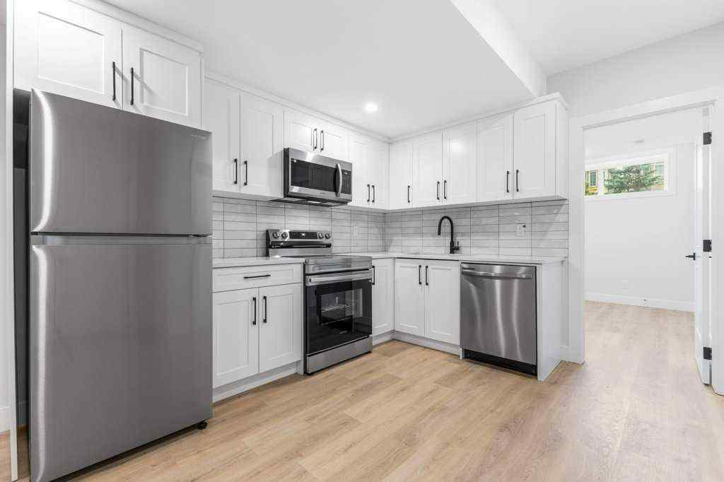 MLS® A2235233 - 1528 18th Avenue NW in Capitol Hill Calgary, Residential
