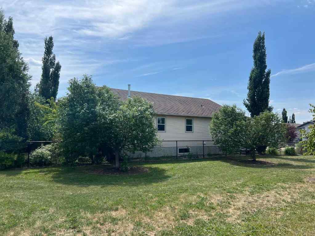 MLS® A2235283 - 7017 90 Street  in Countryside North Grande Prairie, Residential