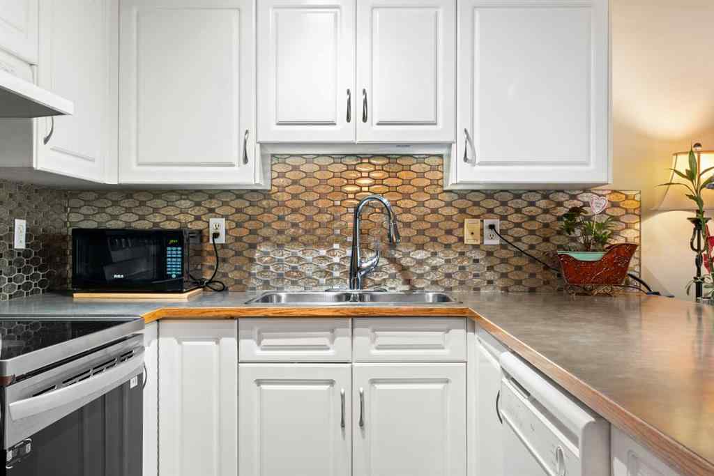 MLS® A2235287 - 82 Everstone Place SW in Evergreen Calgary, Residential