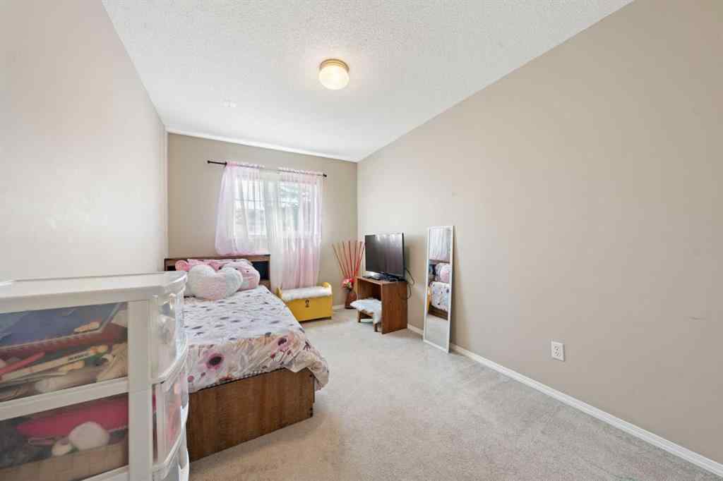 MLS® A2235287 - 82 Everstone Place SW in Evergreen Calgary, Residential
