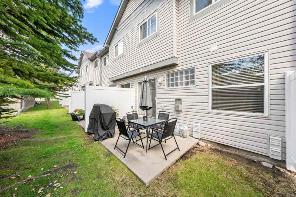MLS® A2235287 - 82 Everstone Place SW in Evergreen Calgary, Residential