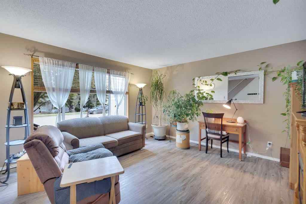 MLS® A2235295 - 6004 54 Street  in NONE Rocky Mountain House, Residential