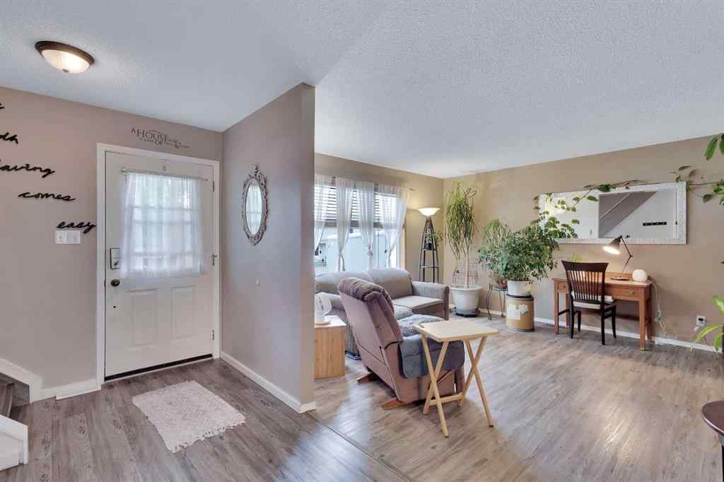 MLS® A2235295 - 6004 54 Street  in NONE Rocky Mountain House, Residential