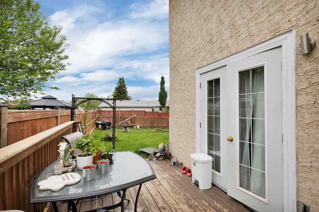 MLS® A2235295 - 6004 54 Street  in NONE Rocky Mountain House, Residential