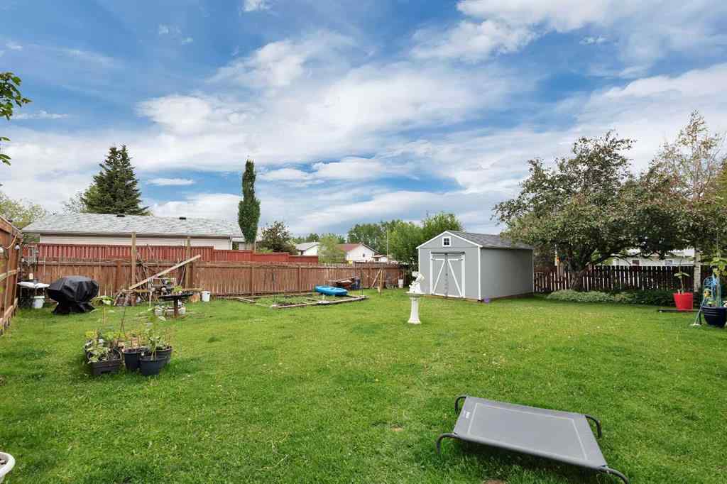 MLS® A2235295 - 6004 54 Street  in NONE Rocky Mountain House, Residential