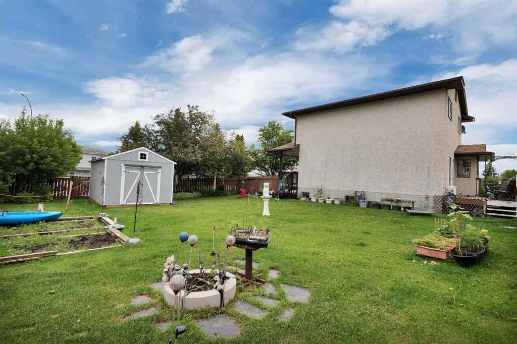 MLS® A2235295 - 6004 54 Street  in NONE Rocky Mountain House, Residential