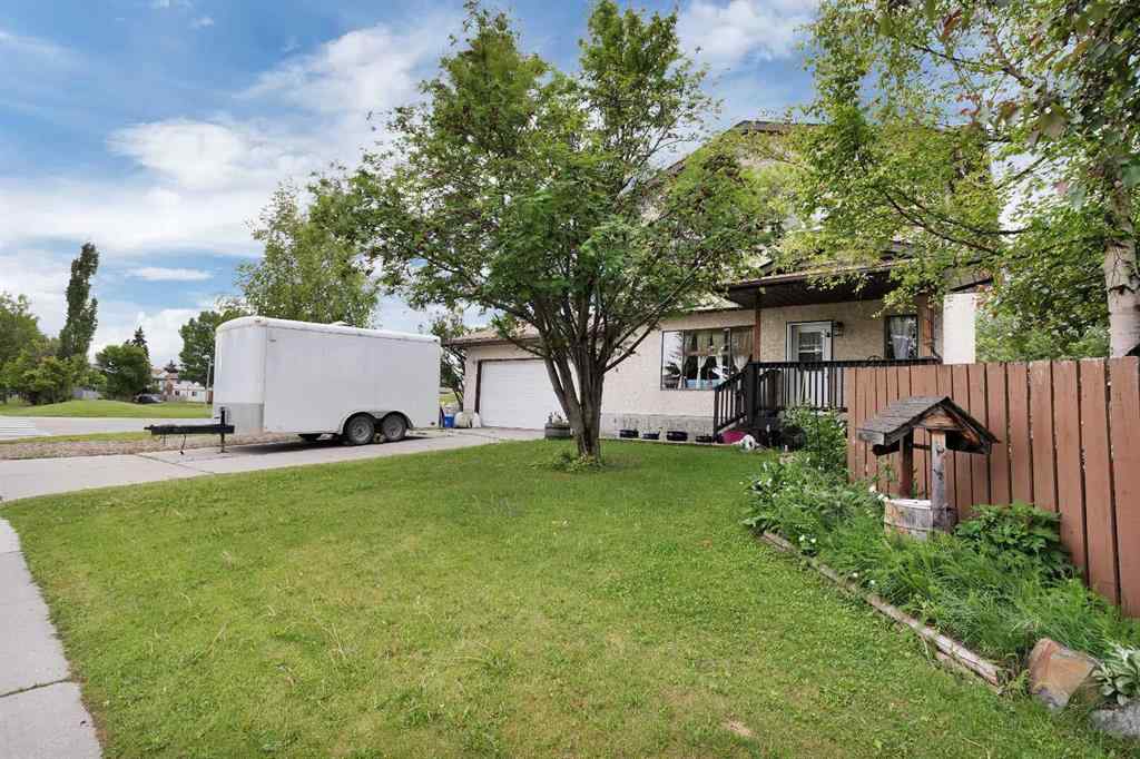 MLS® A2235295 - 6004 54 Street  in NONE Rocky Mountain House, Residential