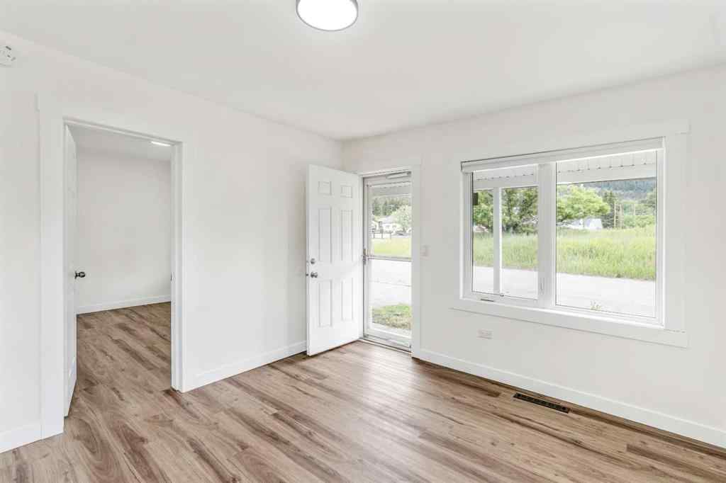 MLS® A2235305 - 21546 27 Avenue  in NONE Bellevue, Residential