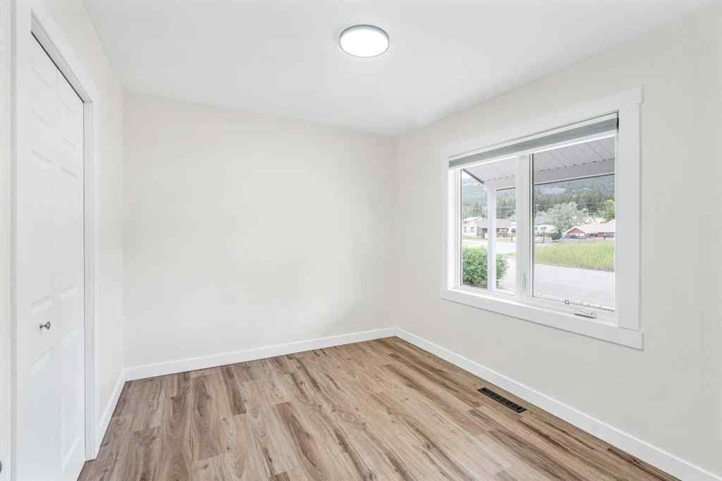 MLS® A2235305 - 21546 27 Avenue  in NONE Bellevue, Residential