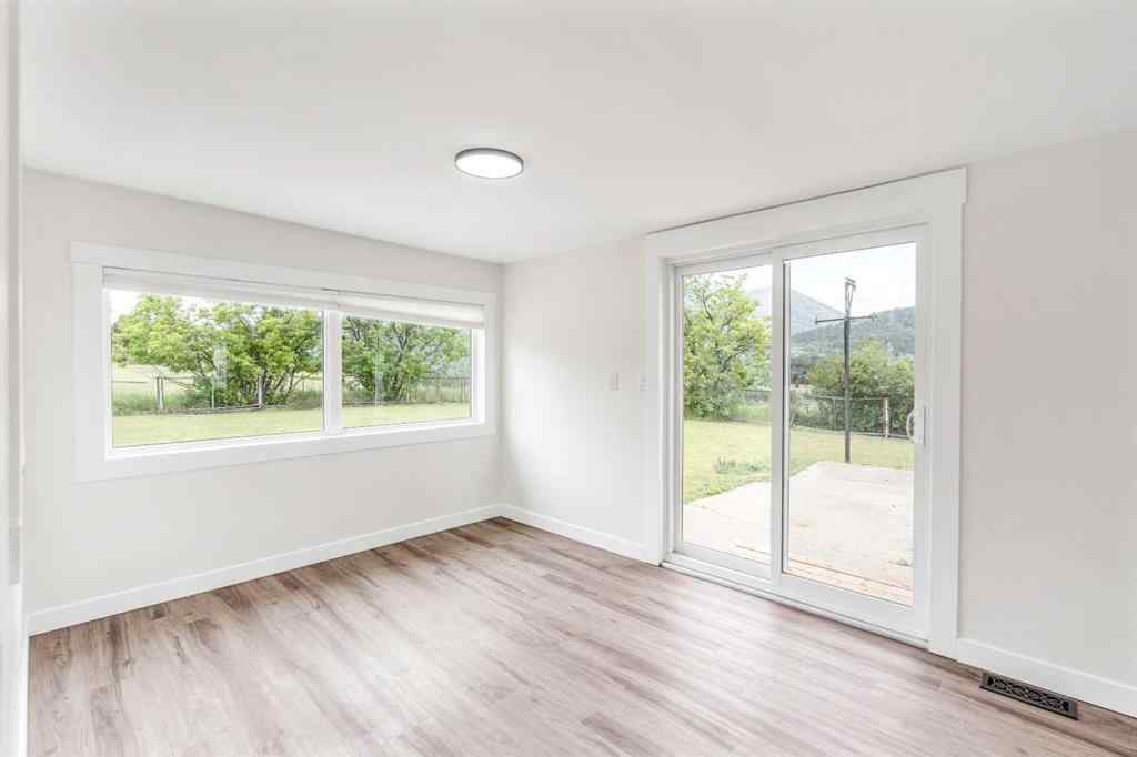 MLS® A2235305 - 21546 27 Avenue  in NONE Bellevue, Residential