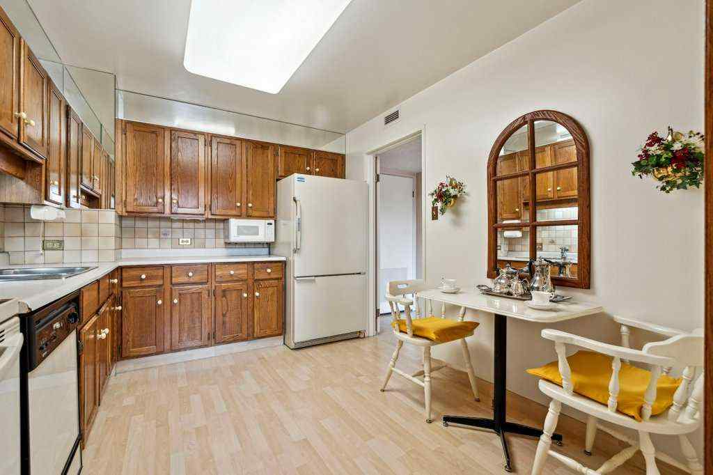 MLS® A2235337 - Unit #303 330 26 Avenue SW in Mission Calgary, Residential