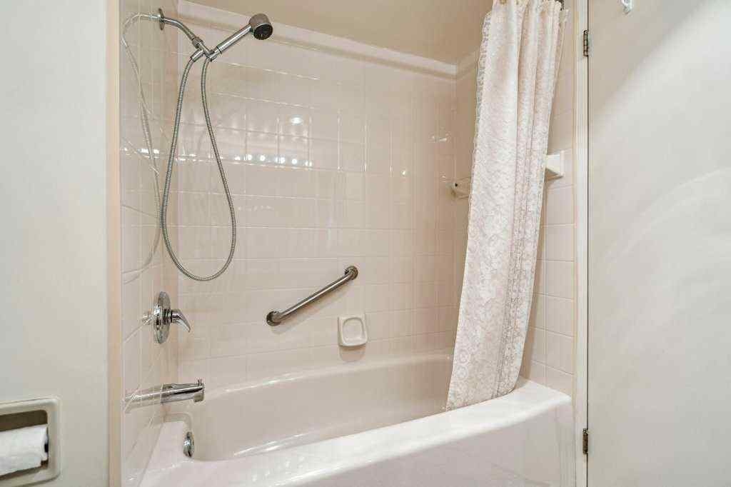 MLS® A2235337 - Unit #303 330 26 Avenue SW in Mission Calgary, Residential