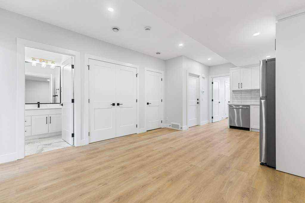 MLS® A2235357 - 1526 18th Avenue NW in Capitol Hill Calgary, Residential