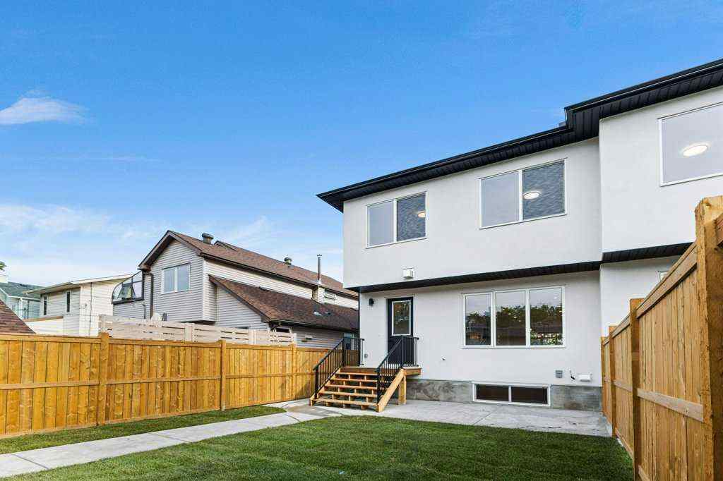 MLS® A2235357 - 1526 18th Avenue NW in Capitol Hill Calgary, Residential
