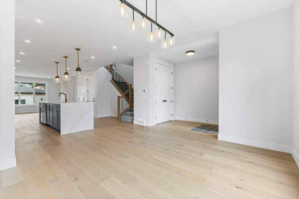 MLS® A2235357 - 1526 18th Avenue NW in Capitol Hill Calgary, Residential