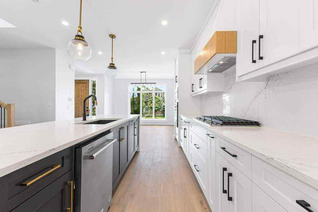 MLS® A2235357 - 1526 18th Avenue NW in Capitol Hill Calgary, Residential