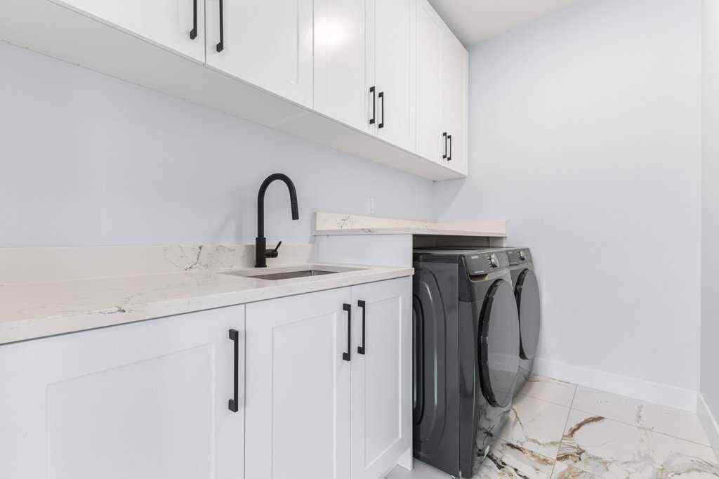 MLS® A2235357 - 1526 18th Avenue NW in Capitol Hill Calgary, Residential
