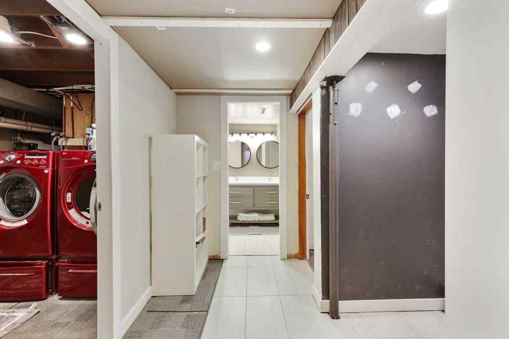 MLS® A2235360 - 1918 17 Avenue SW in Scarboro Calgary, Residential