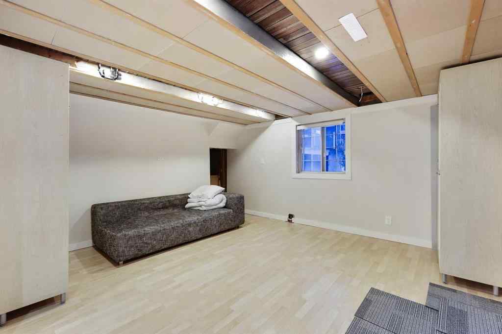MLS® A2235360 - 1918 17 Avenue SW in Scarboro Calgary, Residential