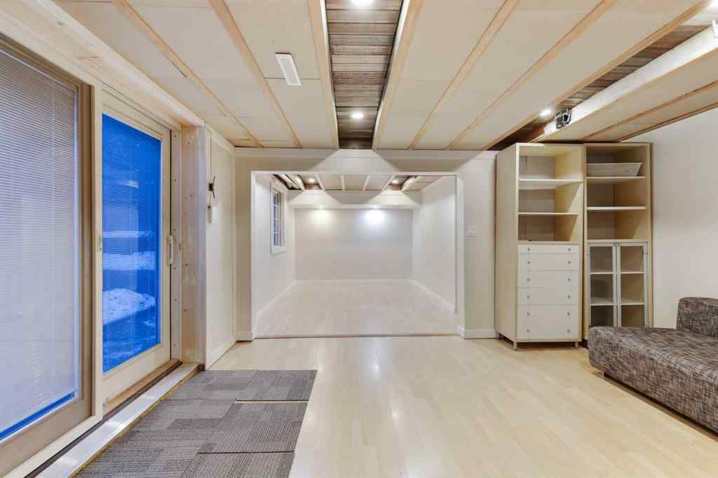 MLS® A2235360 - 1918 17 Avenue SW in Scarboro Calgary, Residential