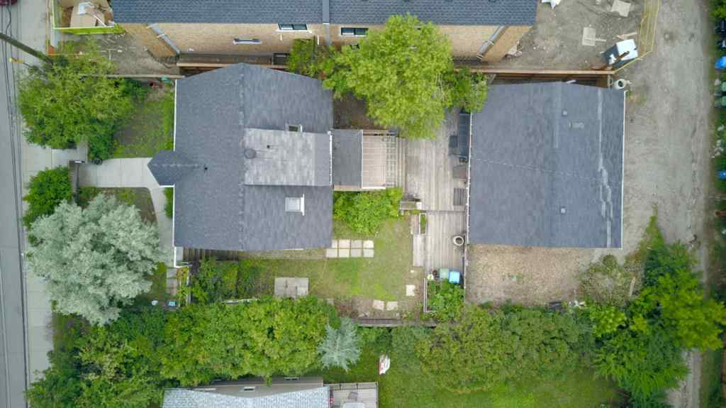 MLS® A2235360 - 1918 17 Avenue SW in Scarboro Calgary, Residential