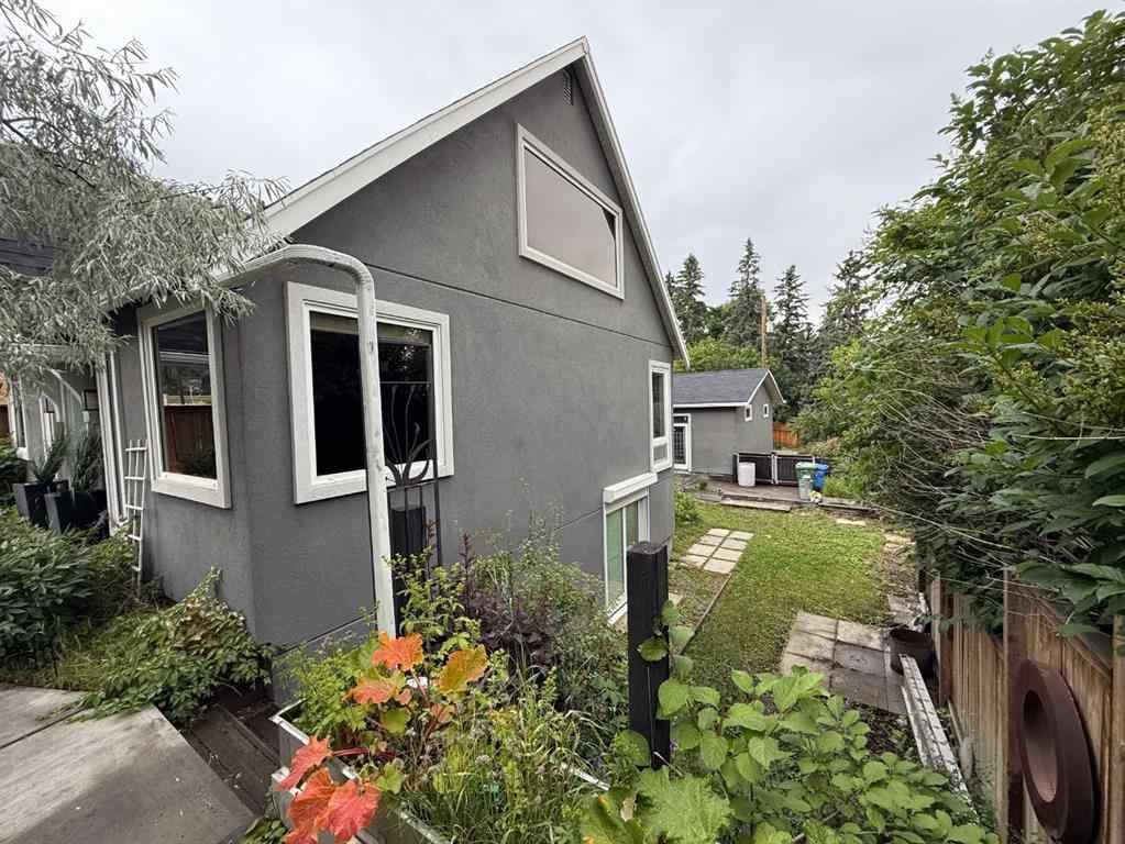 MLS® A2235360 - 1918 17 Avenue SW in Scarboro Calgary, Residential