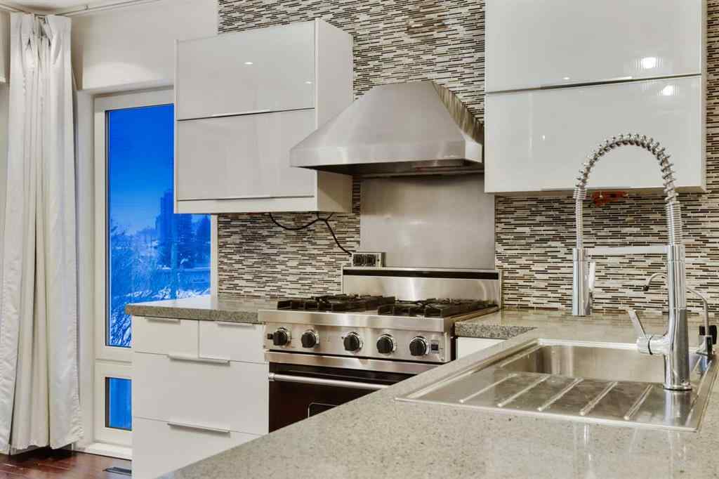 MLS® A2235360 - 1918 17 Avenue SW in Scarboro Calgary, Residential