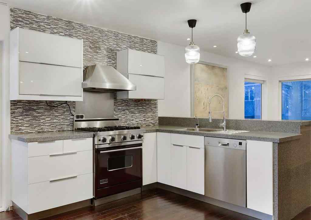 MLS® A2235360 - 1918 17 Avenue SW in Scarboro Calgary, Residential