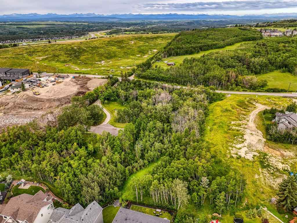 MLS® A2235378 - 2758 85 Street SW in Springbank Hill Calgary, Residential