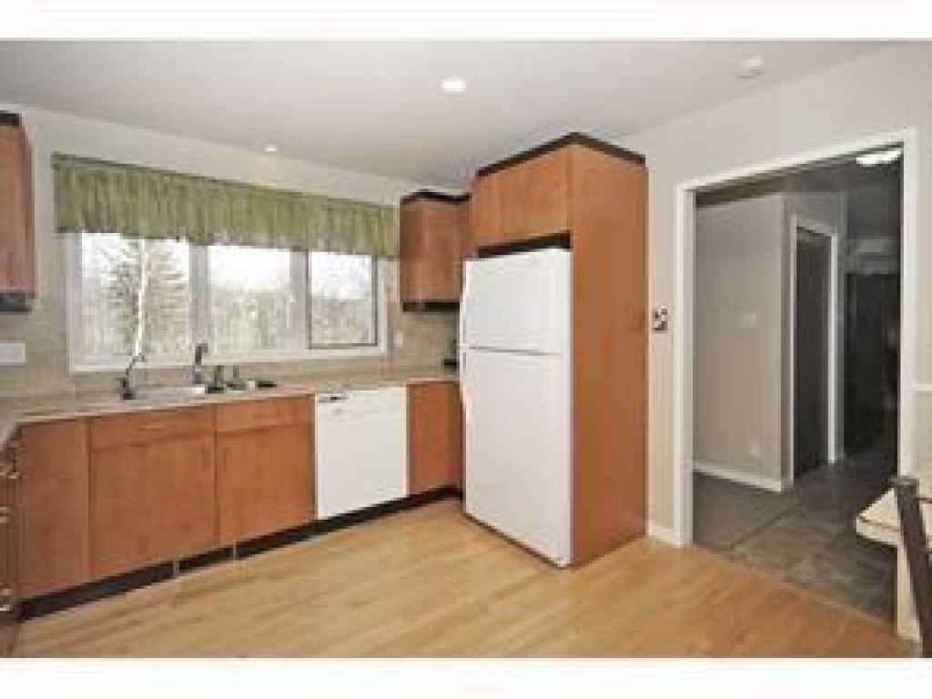 MLS® A2235378 - 2758 85 Street SW in Springbank Hill Calgary, Residential