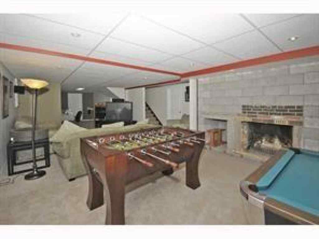 MLS® A2235378 - 2758 85 Street SW in Springbank Hill Calgary, Residential