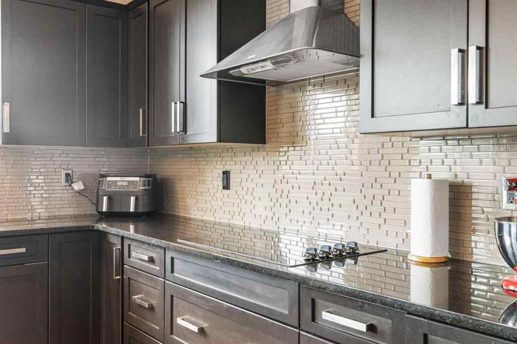 MLS® A2235404 - 156 Rainbow Falls Manor  in Rainbow Falls Chestermere, Residential