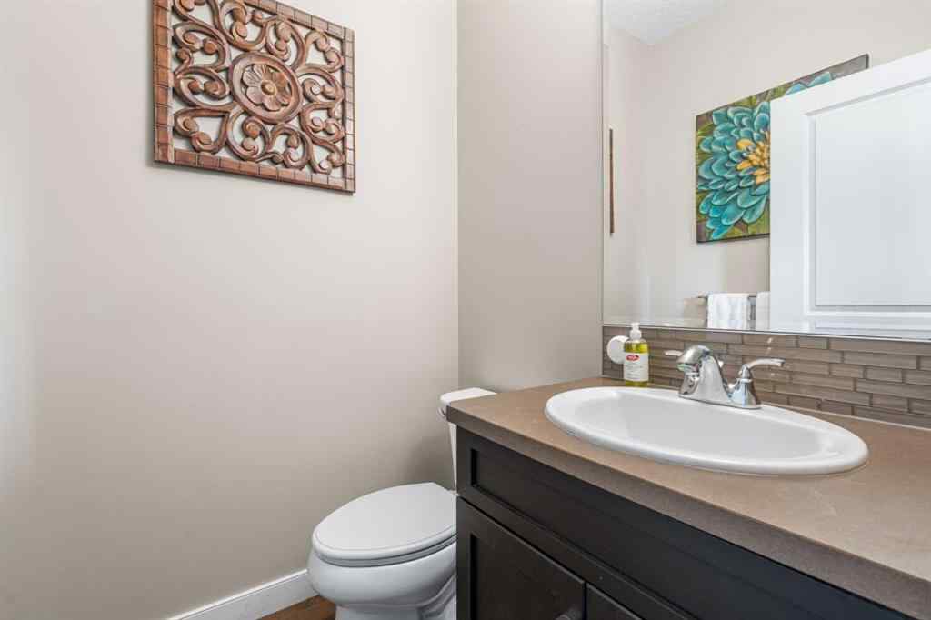 MLS® A2235404 - 156 Rainbow Falls Manor  in Rainbow Falls Chestermere, Residential