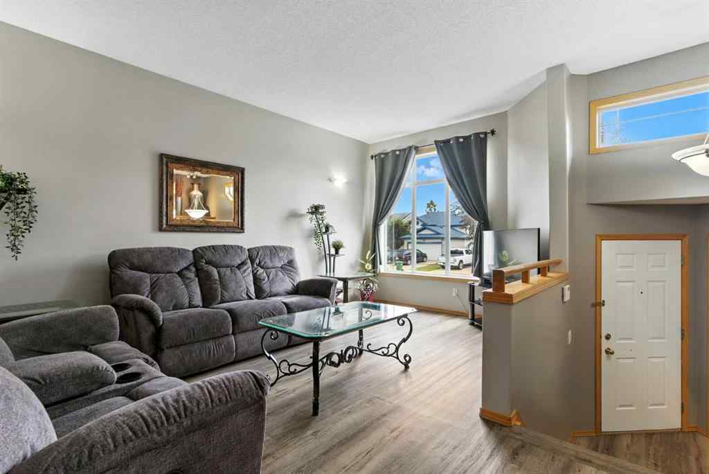 MLS® A2235406 - 276 Stonegate Close NW in Stonegate Airdrie, Residential