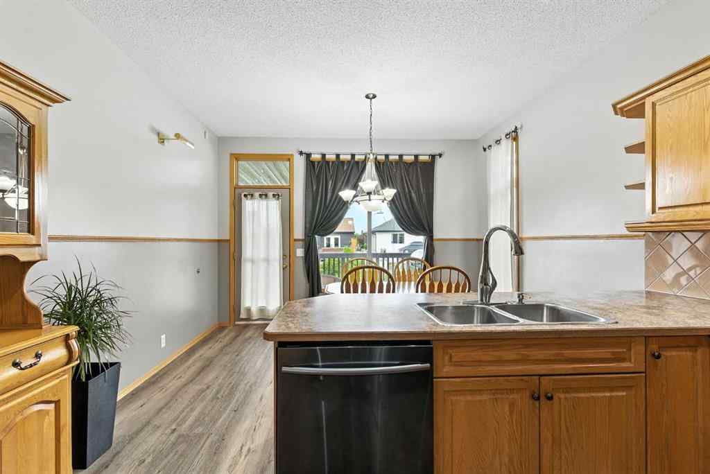MLS® A2235406 - 276 Stonegate Close NW in Stonegate Airdrie, Residential
