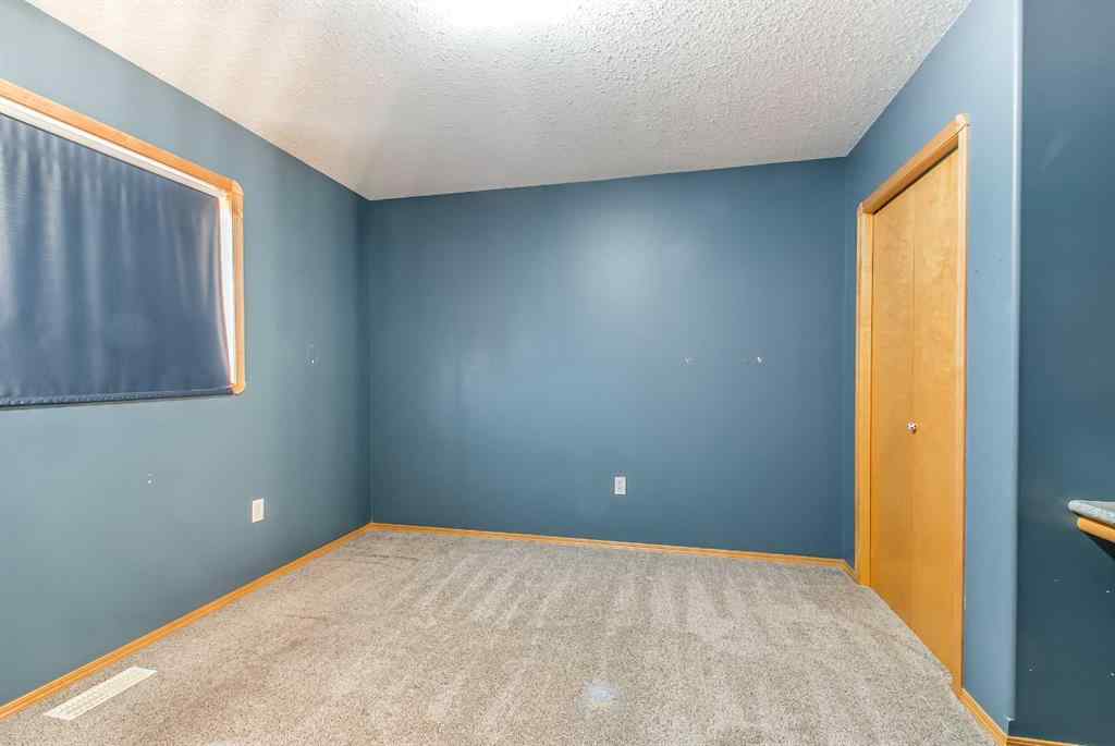 MLS® A2235443 - 87 Sunrise Road SW in SW Southridge Medicine Hat, Residential