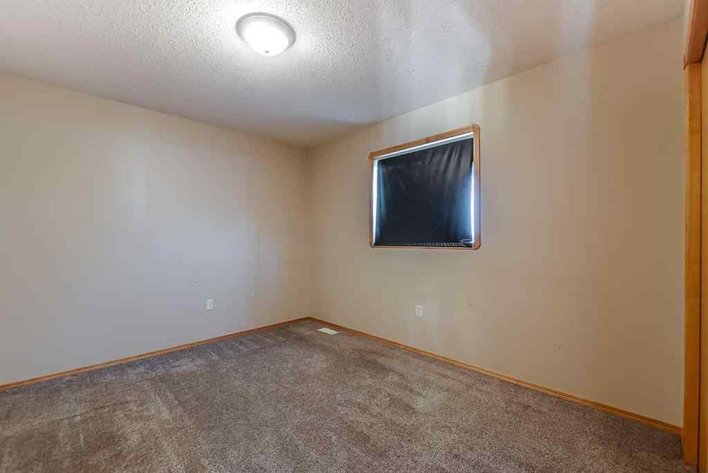 MLS® A2235443 - 87 Sunrise Road SW in SW Southridge Medicine Hat, Residential