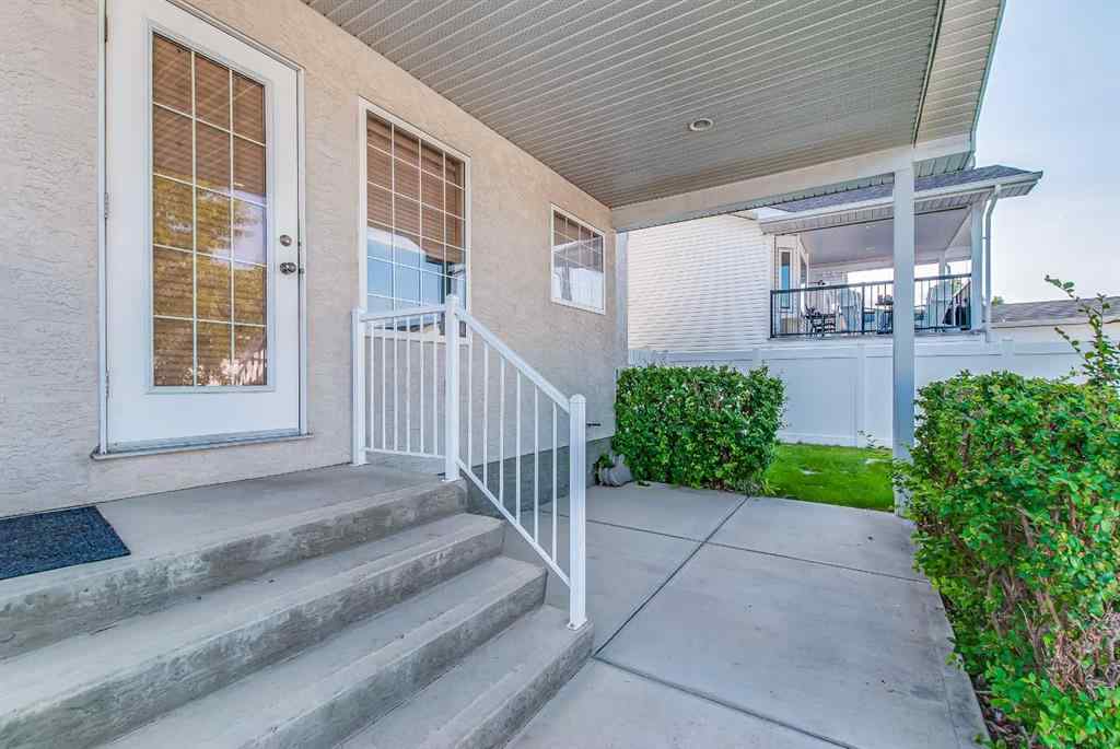 MLS® A2235443 - 87 Sunrise Road SW in SW Southridge Medicine Hat, Residential