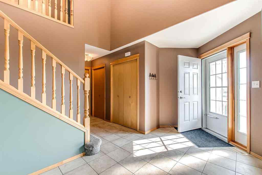 MLS® A2235443 - 87 Sunrise Road SW in SW Southridge Medicine Hat, Residential