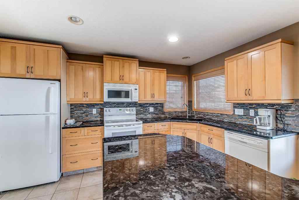 MLS® A2235443 - 87 Sunrise Road SW in SW Southridge Medicine Hat, Residential