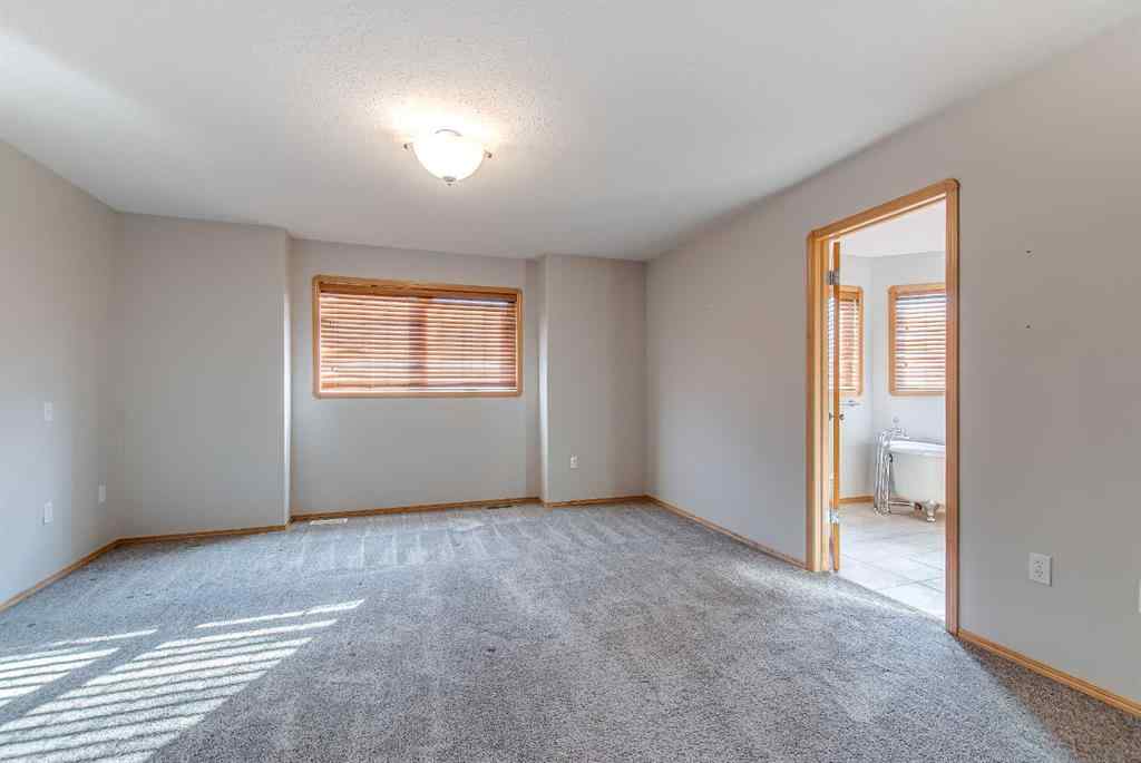 MLS® A2235443 - 87 Sunrise Road SW in SW Southridge Medicine Hat, Residential