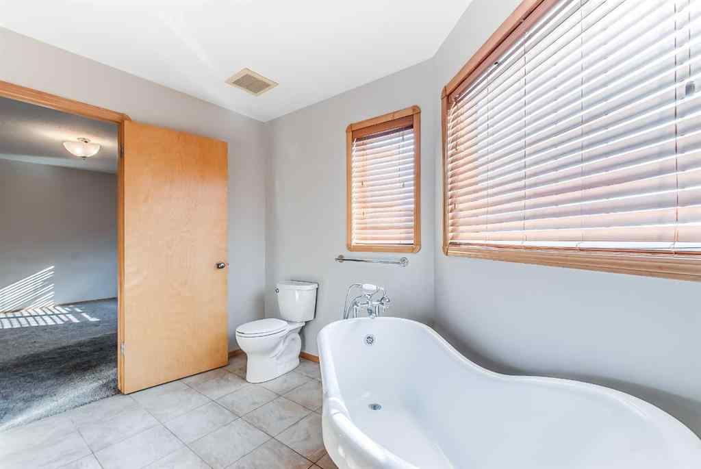MLS® A2235443 - 87 Sunrise Road SW in SW Southridge Medicine Hat, Residential