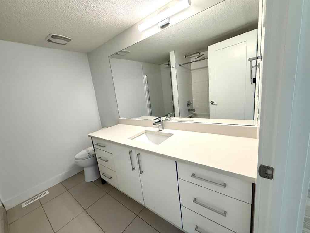 MLS® A2235459 - 607,609,611,613 3 Avenue NE in Bridgeland/Riverside Calgary, Residential